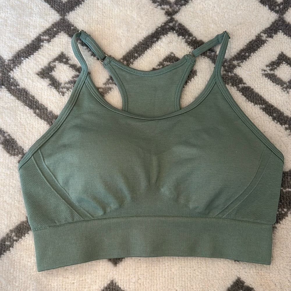 New Peachy Bunz Sports Bra Sz S Army Green